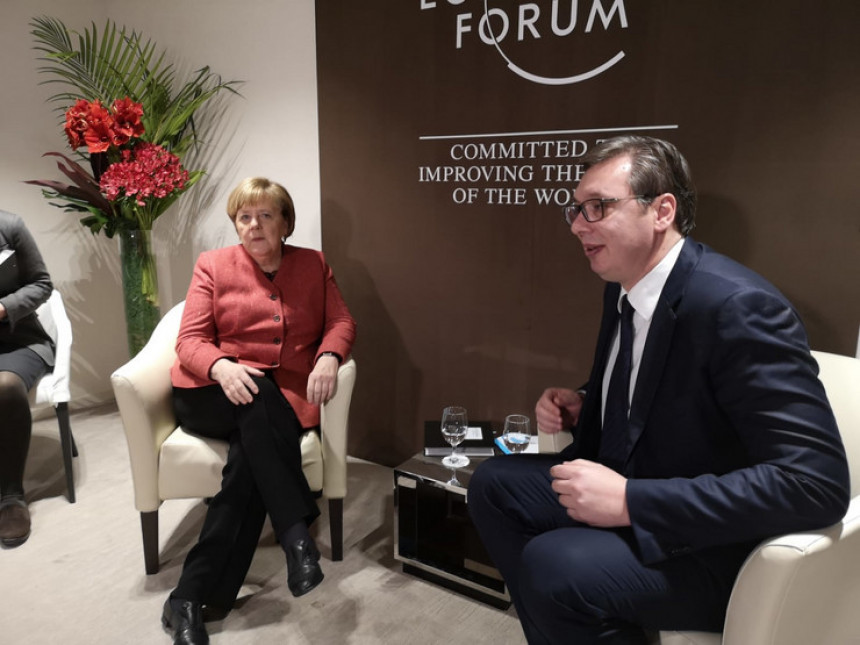 Angela pozvala Vučića u Berlin