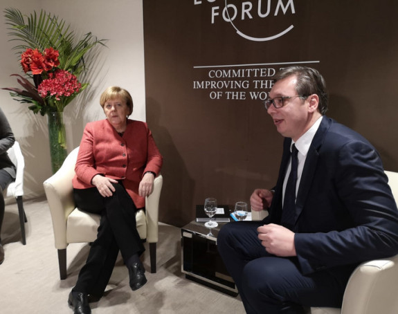 Angela pozvala Vučića u Berlin
