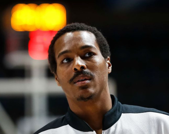 Прича: Партизан изгледа зрелије с брковима!