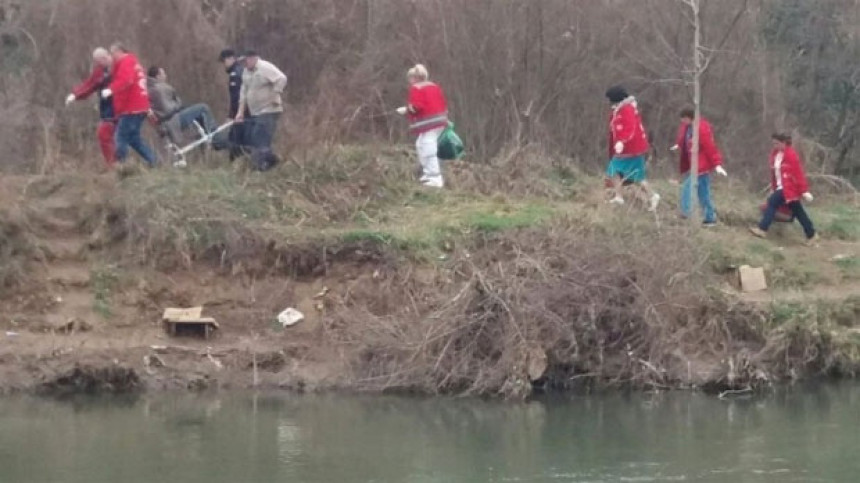 Drama: Muškarac isplivao iz Nišave, za ženom još tragaju