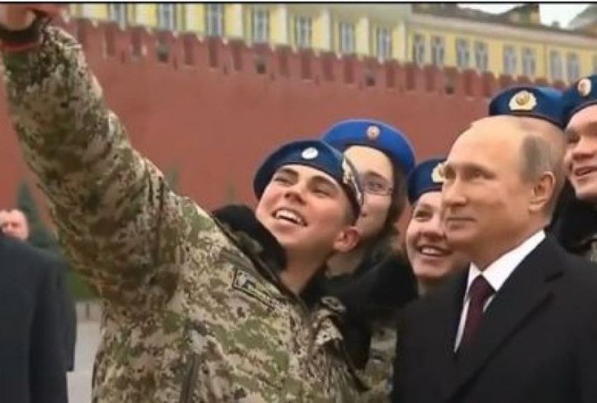 Šta se desi kada vojnik pita Putina za selfi?