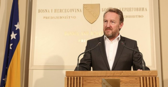 Izetbegović kontra Mladenu Ivaniću