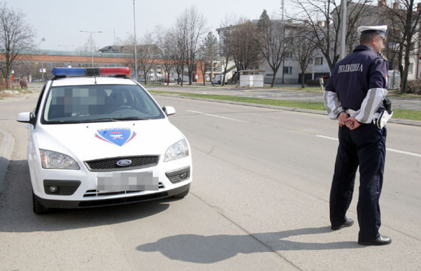 Oteli auto, pa tražili novac