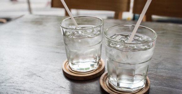 Dnevno treba osam čaša vode