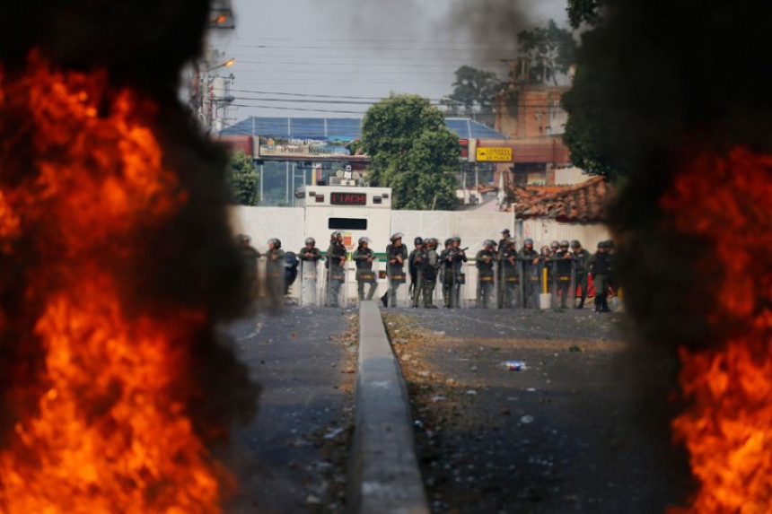 Venecuela postavlja vojsku