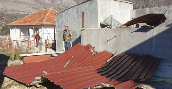 Preporuka: Ne izlazite iz kuća