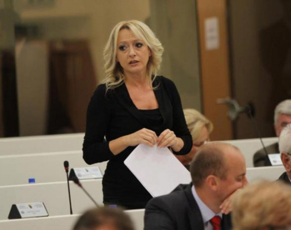 "SNSD se prodao za kilogram pečenja"