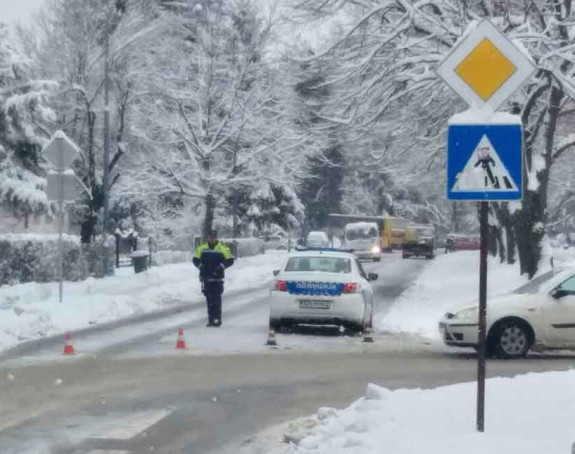 Autobus sletio s puta u Doboju