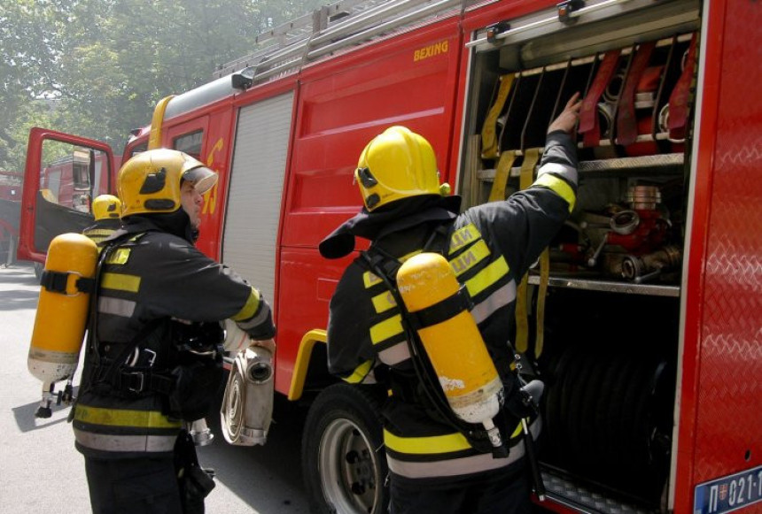 Gori škola: Požar u Begaljici kod Grocke