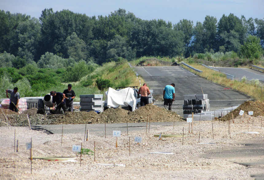 Kasni izgradnja mosta na Savi