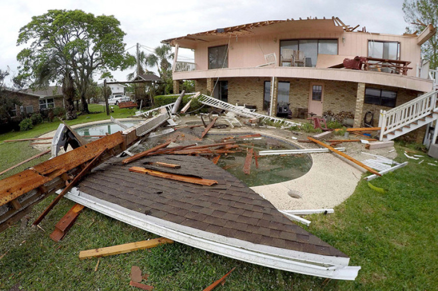 Neobičan tornado prošao Floridom