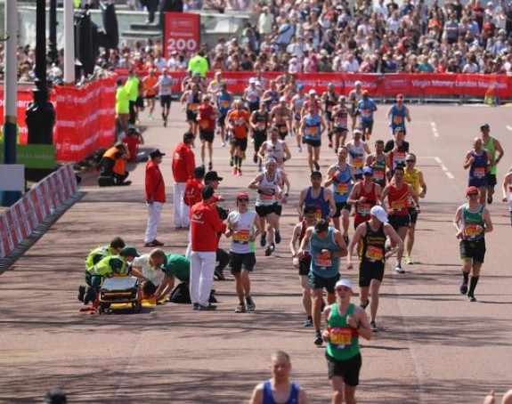 Maratonac umro tokom trke u Londonu!