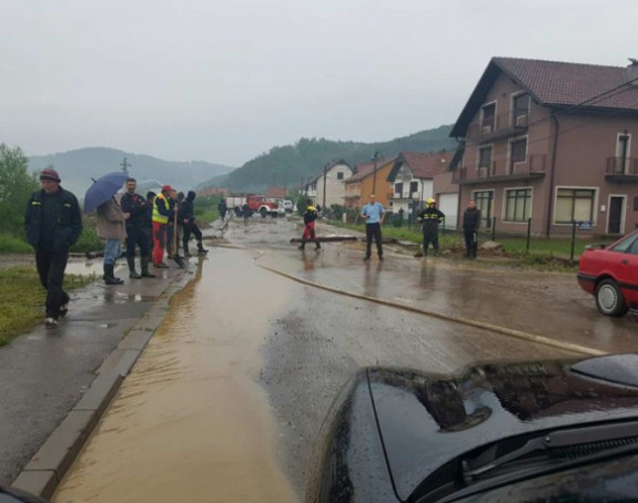 Киша изазвала поплаве у Србији