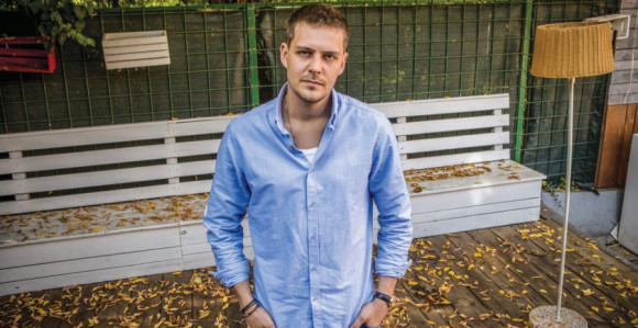 Udarac u oko: Miloš povrijeđen