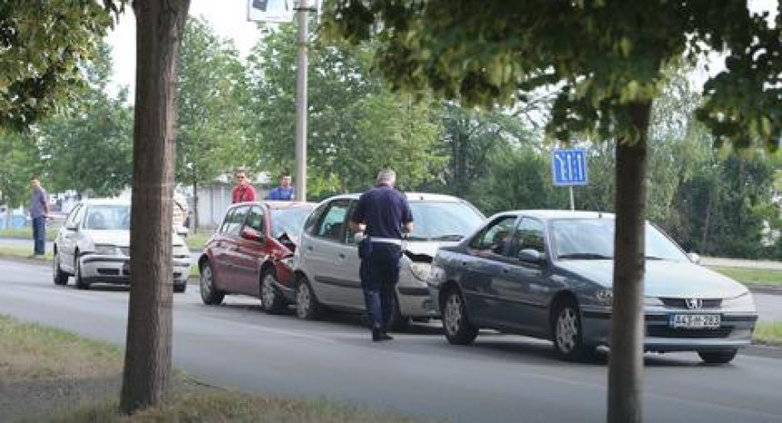 Banjaluka: Lančani sudar 4 automobila