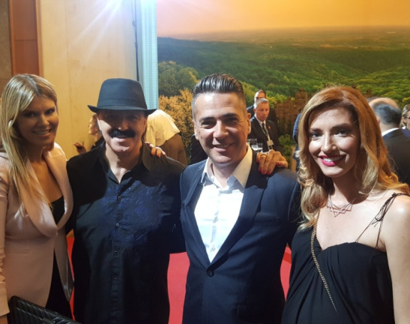 Cijela estrada kod Vučića