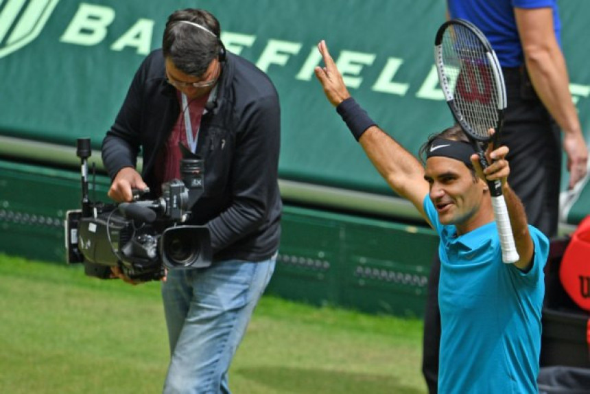 Ćorić protiv Federera u finalu Halea!