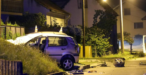 Automobilom udario u kuću 