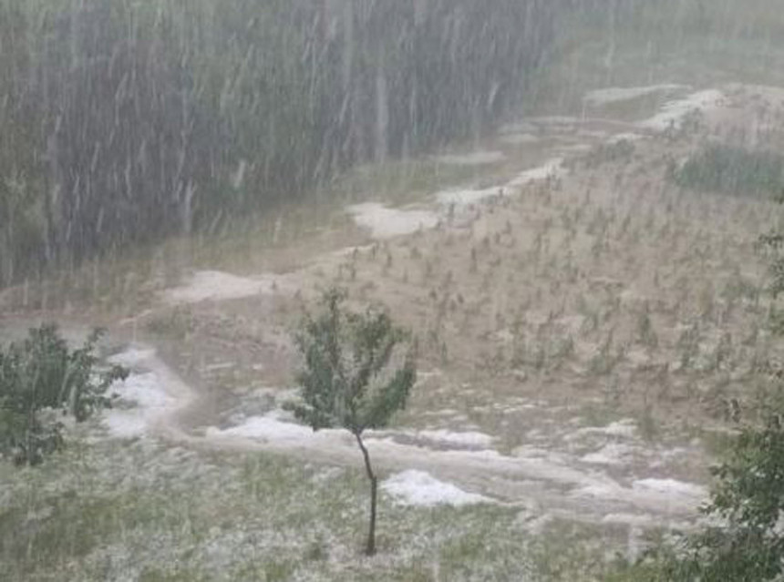 Nebo se otvorilo iznad Zenice 