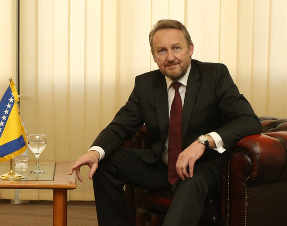 SNSD neprekidno proizvodi krizu 