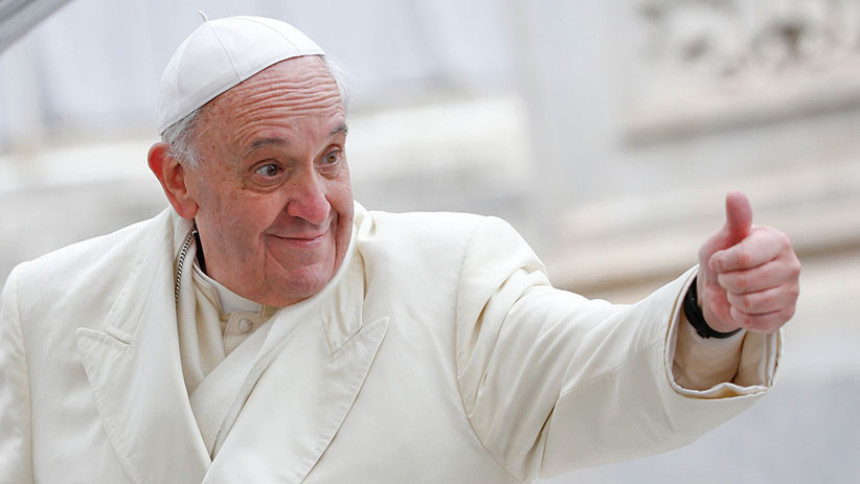 Papa časnim sestrama:"Ne pretjerujte s internetom"