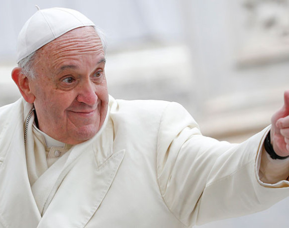 Papa časnim sestrama:"Ne pretjerujte s internetom"