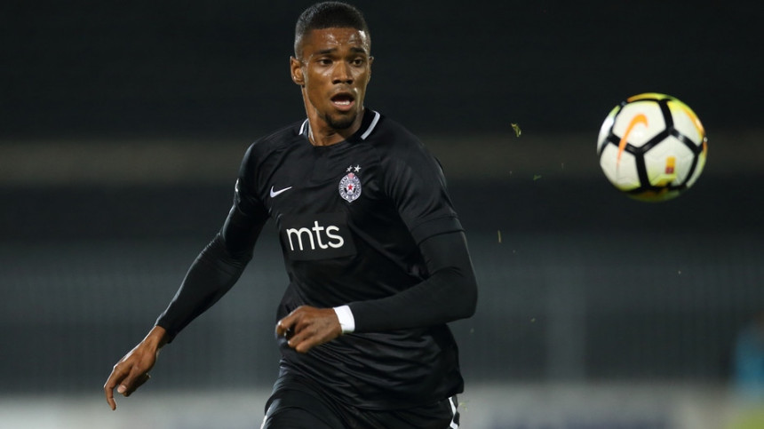 Partizan ima samo jednog napadača!