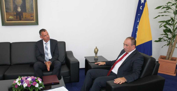 Rasvijetliti svaki oblik zločina