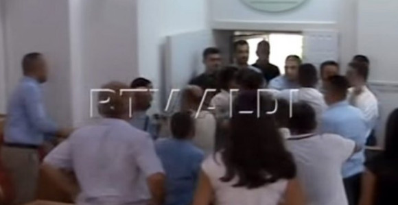 Tuča u Skupštini opštine Preševo 