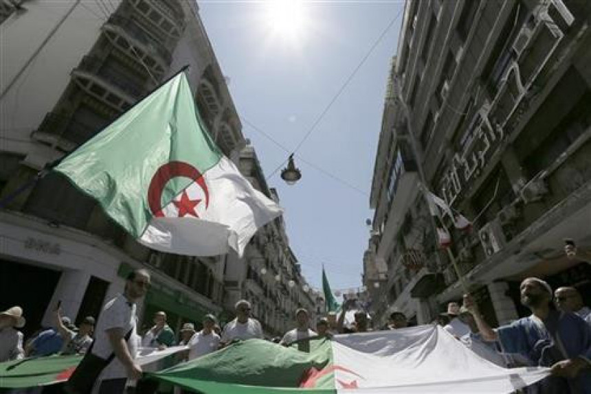 Алжир: Стампедо на концерту, петоро погинуло