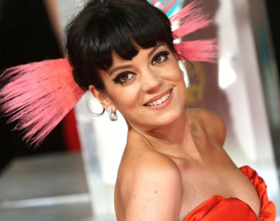 Lili Alen ostala bez izdavačke kuće