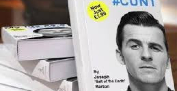 Džoi Barton objavio knjigu: Otac je ubio psa, koji me je napao!