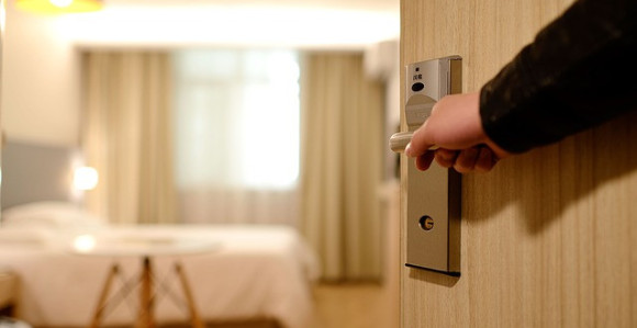 Kako otkriti da li je posteljina u hotelu čista?
