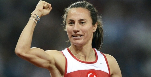 Ova djevojka baš ne može bez dopinga!