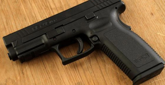 Tinejdžer se upucao u glavu