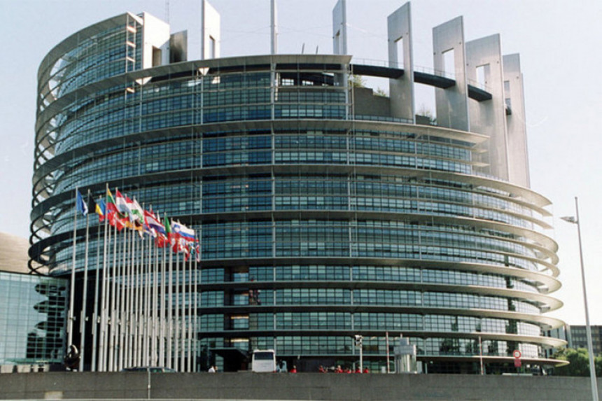 Skandal potresa parlament Evrope