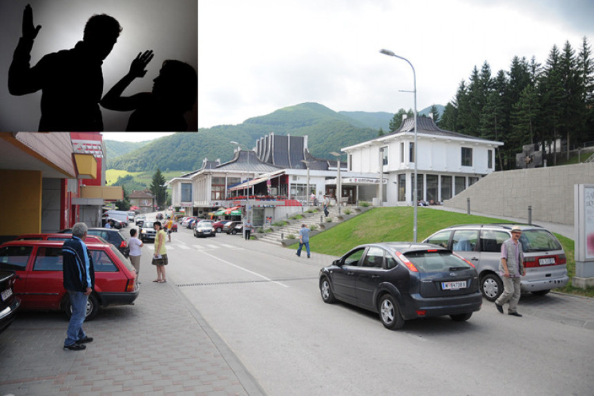 Muškarac nasred ulice tukao žene