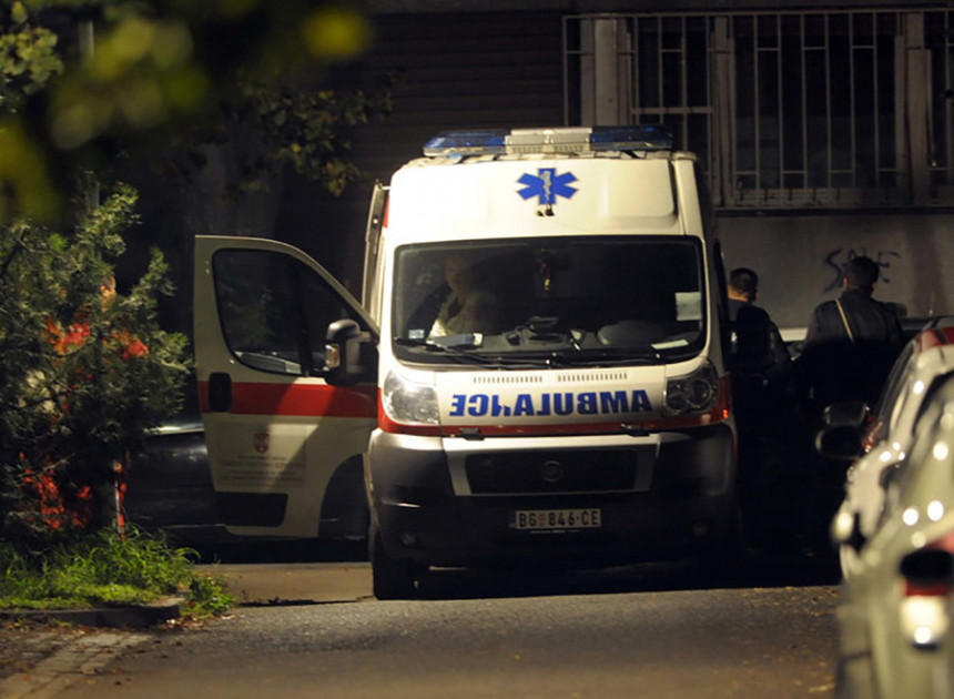 Београд: Мужа избола у стану