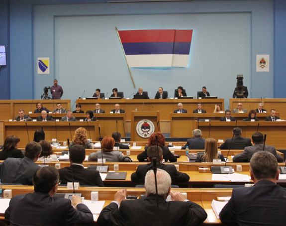 NS RS: Izabrano četrnaest žena