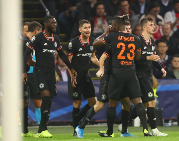 LŠ: Ajaks proklinje VAR, Čelsi slavi "džokera" sa klupe!