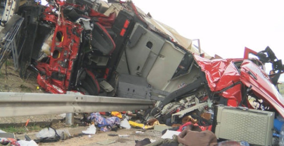 Šleper iz BiH sletio s auto puta 