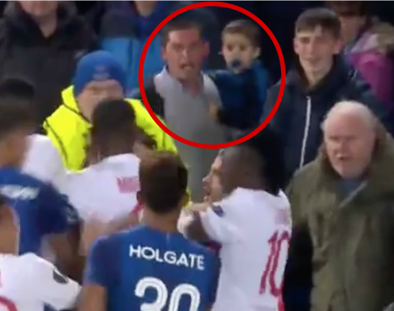 Everton kažnjen 30.000 € zbog huligana sa djetetom!