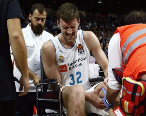 Kuzmić operisan, povratak za 6-9 mjeseci!