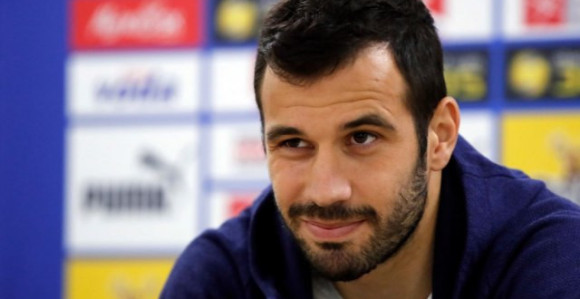 Mijat je izvukao problem ispod tepiha...!