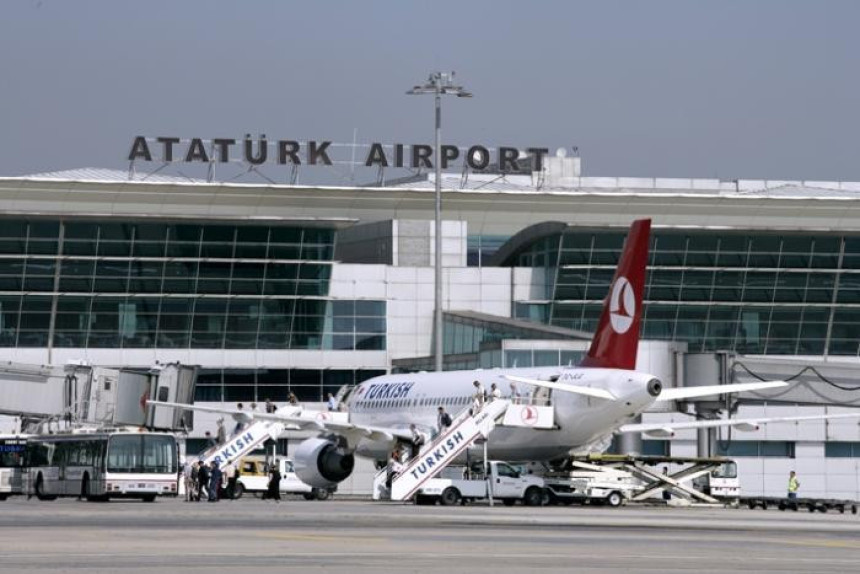 Јака експлозија на аеродрому у Истанбулу
