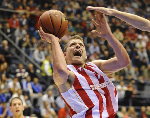 Отишао из Звезде и одмах је напада!