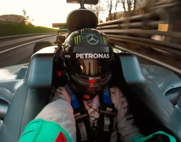 Video: F1 selfi za kraj – Rozbergov oproštajni krug!