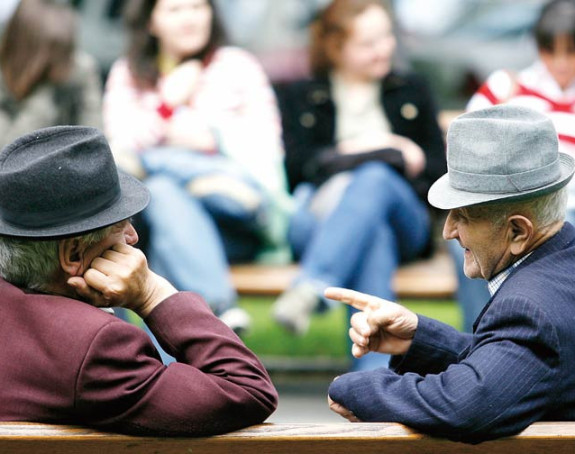 Alarm: Sve starija populacija Srpske!