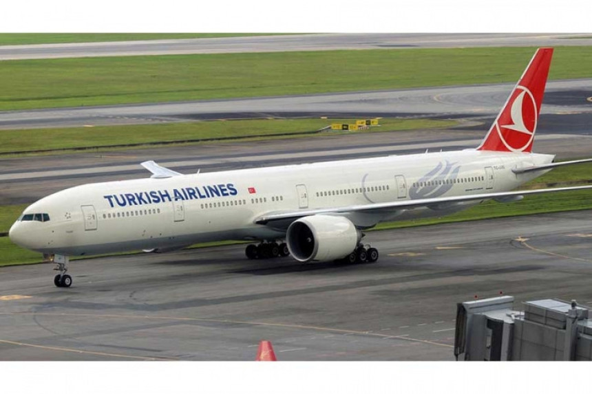 Bomba: Turski avion prinudno sletio