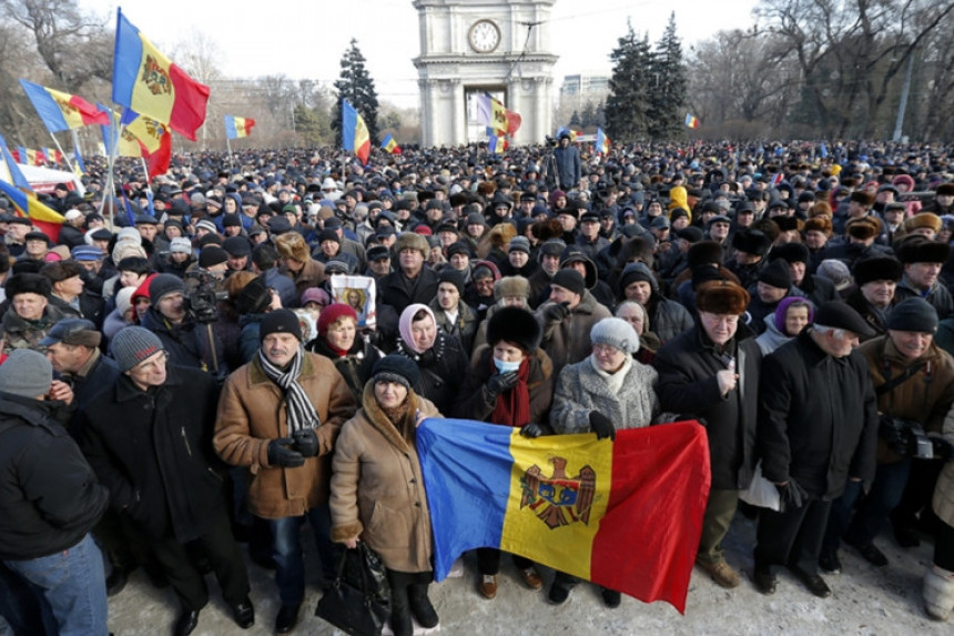 Молдавци траже пријевремене изборе